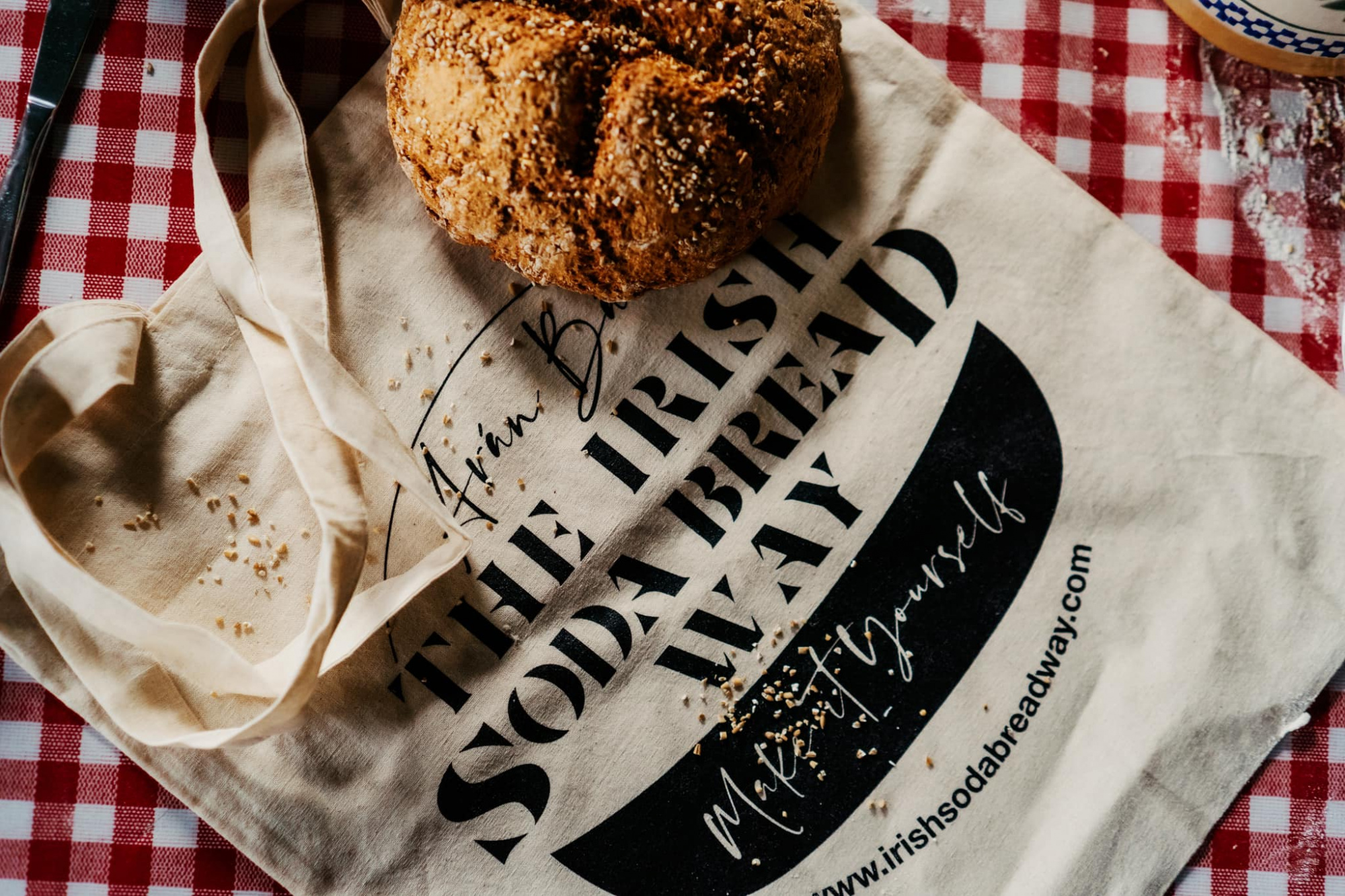 SODA BREAD TEA TOWEL & POT HOLDER - Irish Crossroads